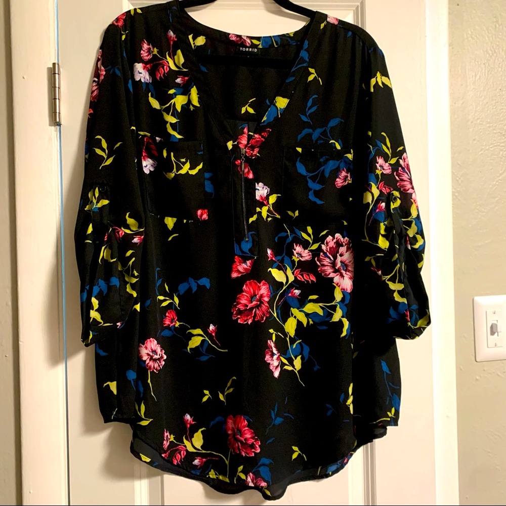 Torrid Zipper Front 3/4 Sleeve Blouse